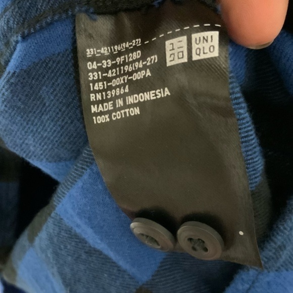 Uniqlo flannel Buffalo plaid button shirt Small black blue cotton soft - Picture 4 of 4